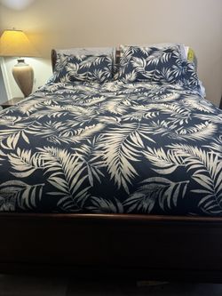 Queen 4piece Bedroom Set 500 OBO