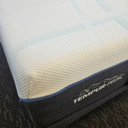 Tempur-Pedic LuxeAdapt 45% Off!!!!
