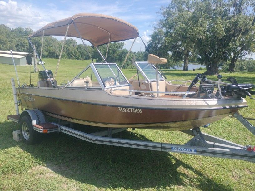 1985 Fibreking Bomber Fish and Ski