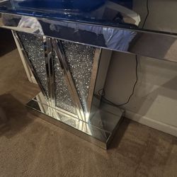 Beautiful Mirrored “w” Entry Table 
