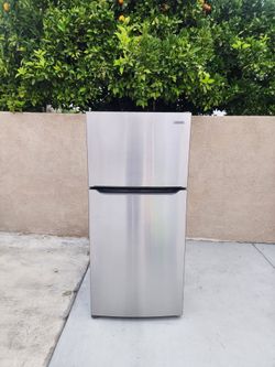 FRIGIDAIRE FRIDGE