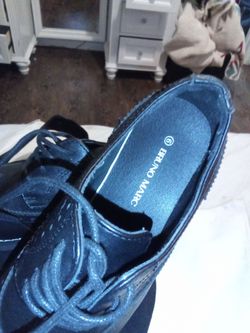 Women's black dress shoes