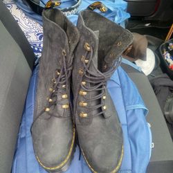 Dr. Martins Leona Combact Boot 