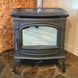 Foxfire And Deerfield By Lopi Pellet Stove for Sale in Newman Lake, WA -  OfferUp