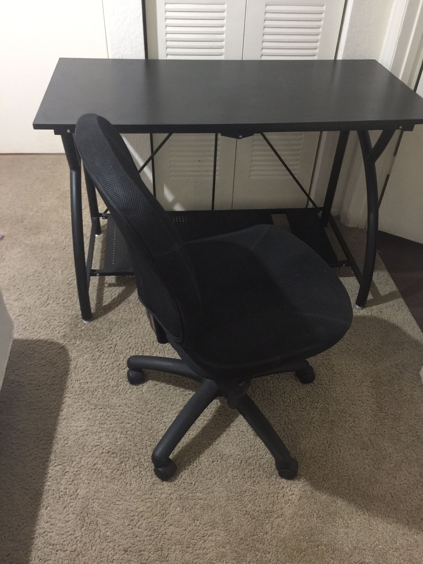 Office desk and chair VERY NICE!