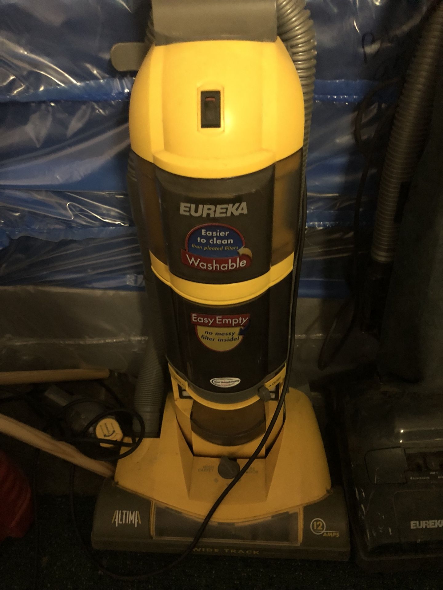 Eureka Altima Vacuum Cleaner