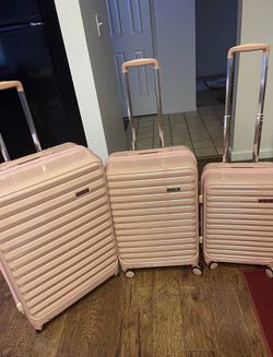 Rose Gold Suitcase ( Set) Nyc Pick Up Only 