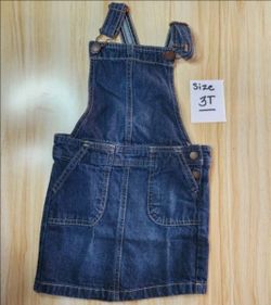 Toddler girl overall size: 3A= 3T
