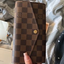 Authentic Louis Vuitton Sarah Wallet