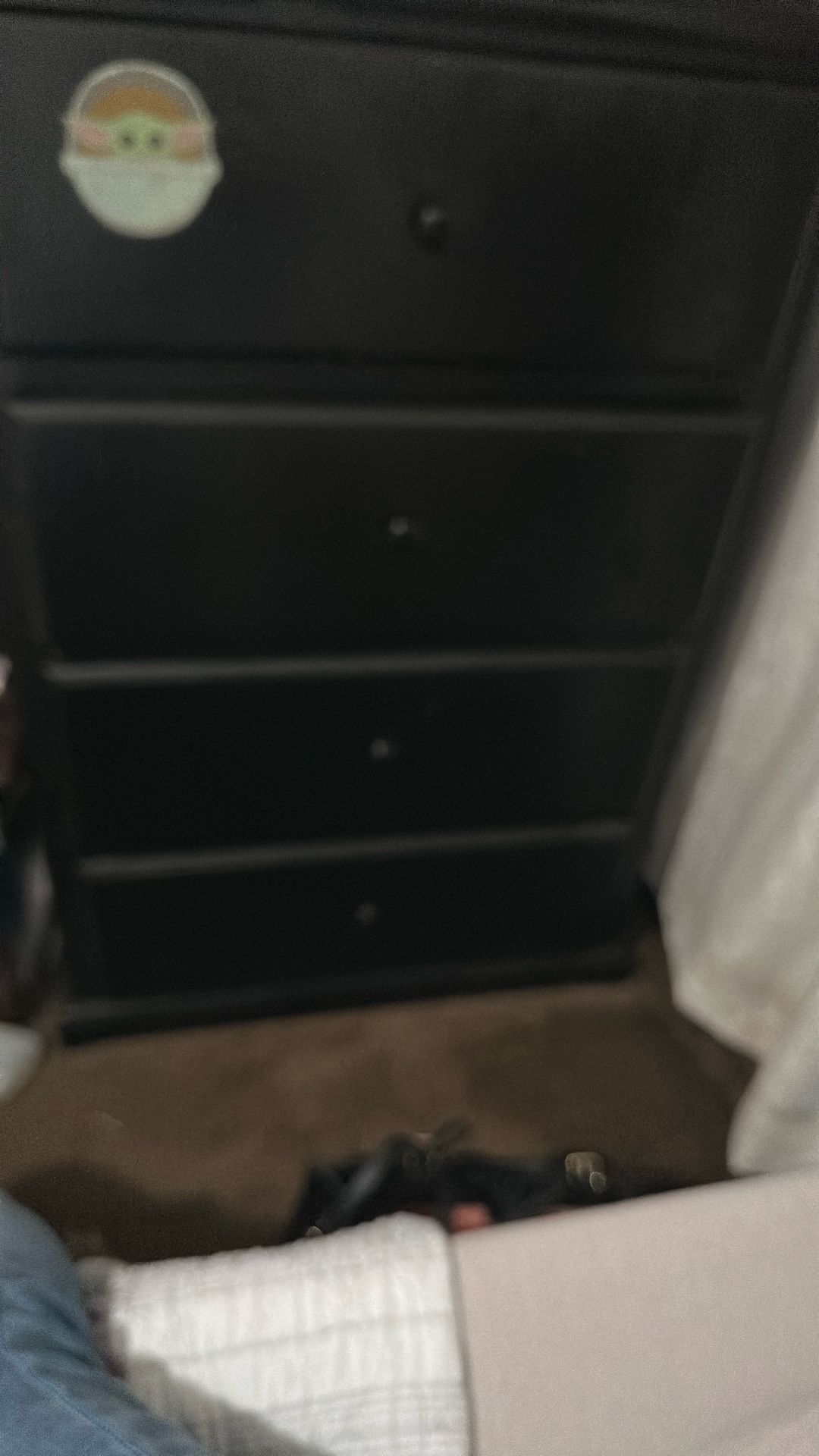 4draeer Tall Dresser 