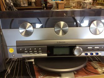 Classic retro Emerson three disc player with radio