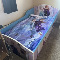 Frozen 2 Toddler Bed, Mattress & Bedding Set