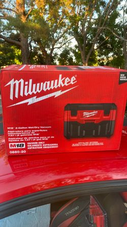 Milwaukee M18 2-Gallon Wet/Dry Vacuum