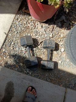 2 50lbs dumbbell