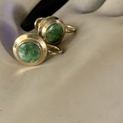 Vintage Natural Green Turquoise Gemstone 1/20 12K Gold Filled Screw Back Earrings Great Used Condition  Weight 3.72 grams 