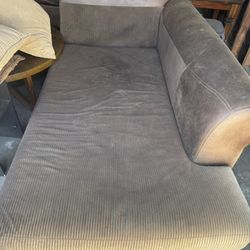 L Shaped Couch With Pillows