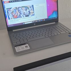 2024 Hp 15-dy5033dx Ultra lightweight  laptop/ 12th Gen core i3/256gb M.2/16gb ram/15.6"/Fhd/Win 11