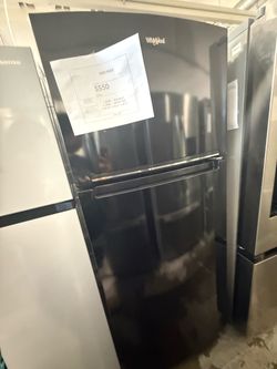 Whirlpool Top-Freezer Refrigerator Black