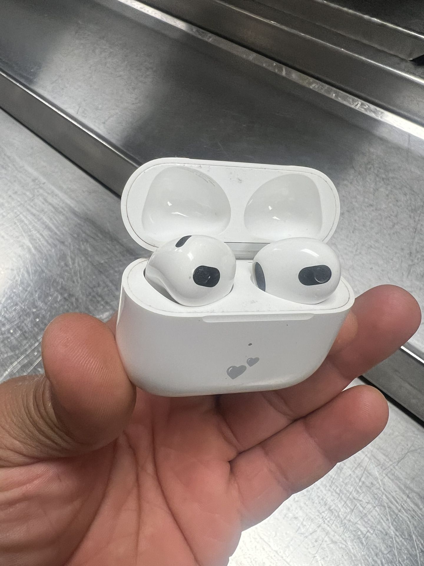 AirPod 4