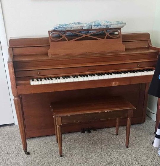 Antique Piano 