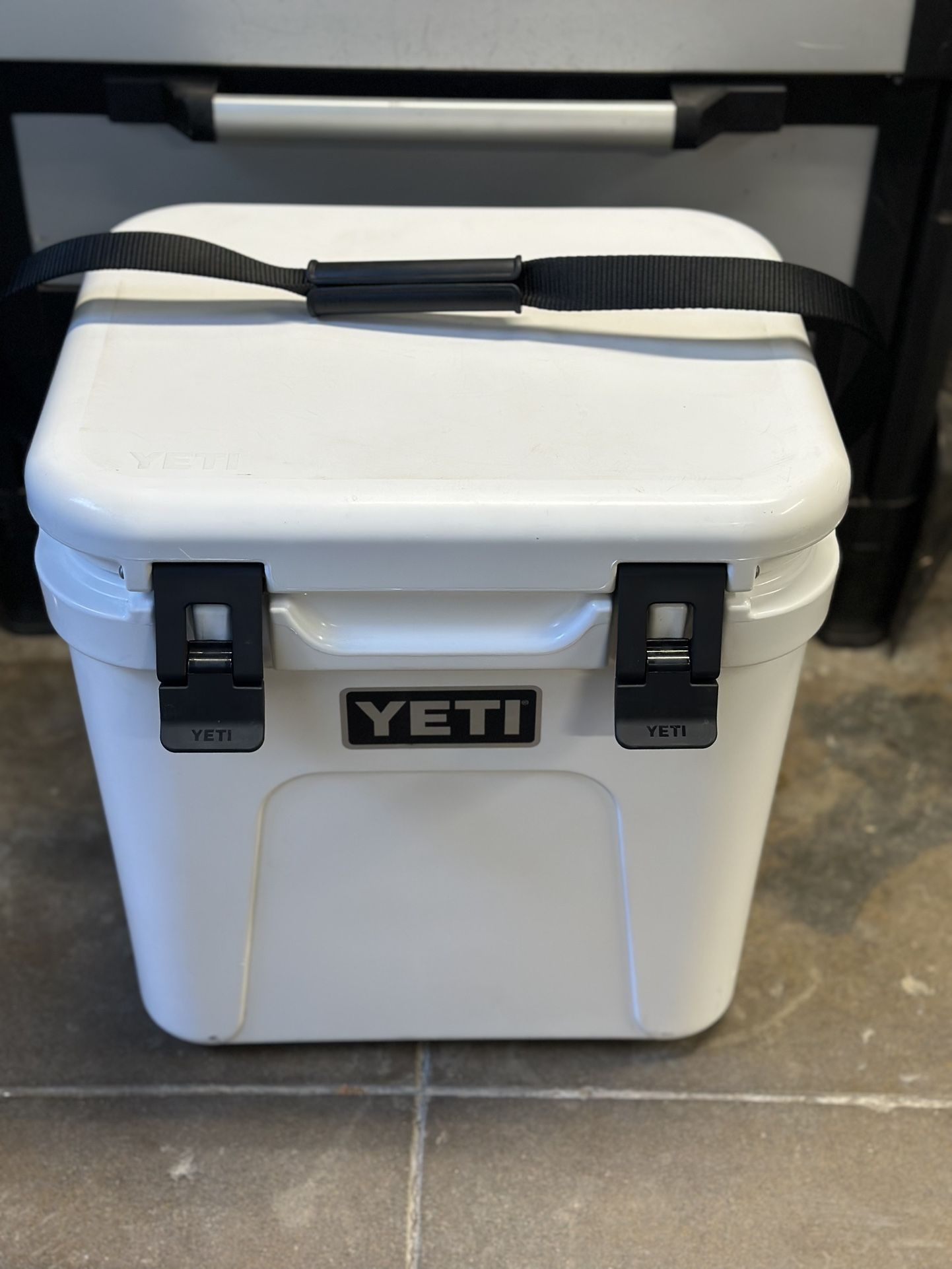 Yeti Roadie 24
