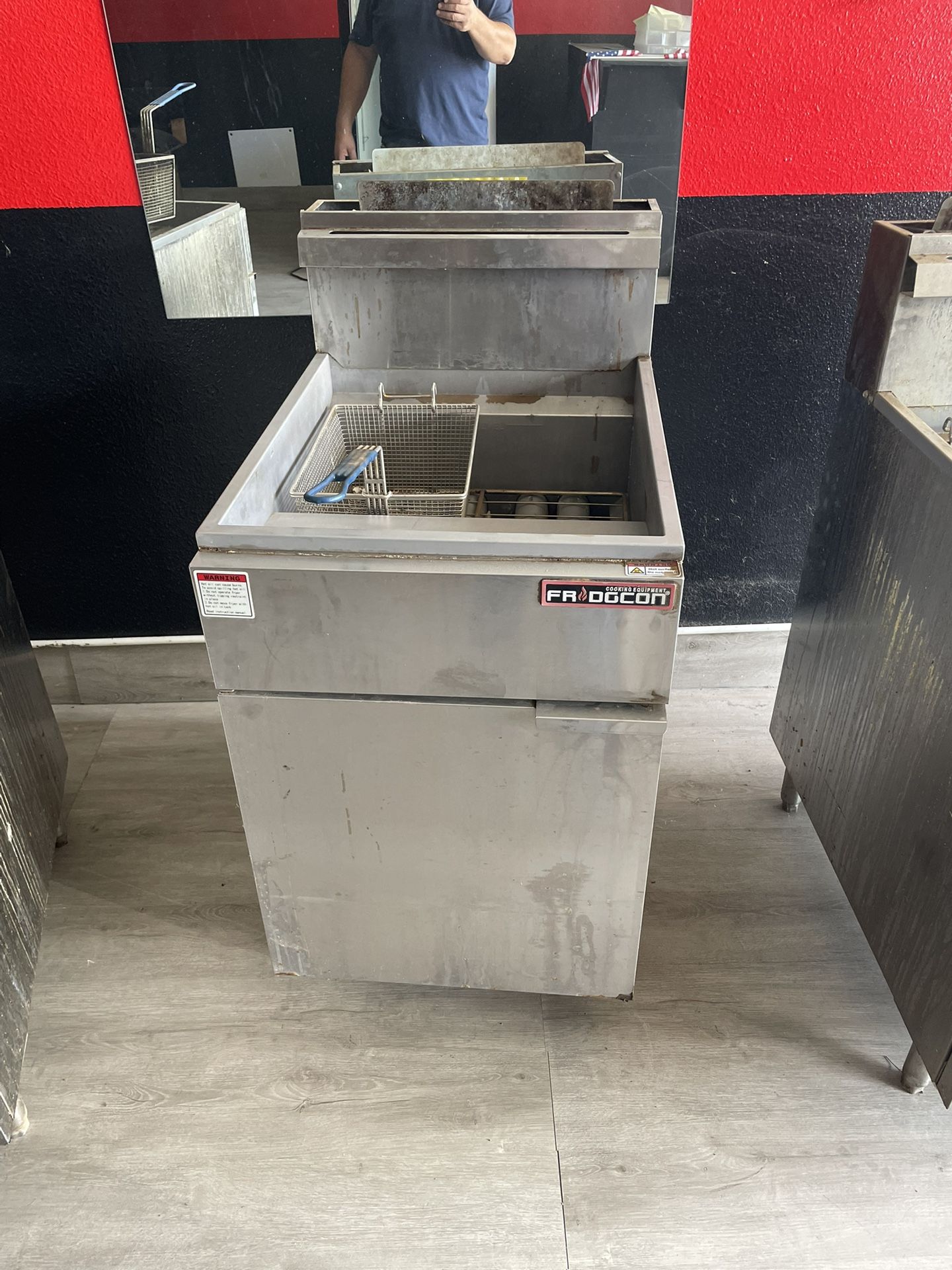 Commercial deep fryer MODEL NO. : FTFS-75-N