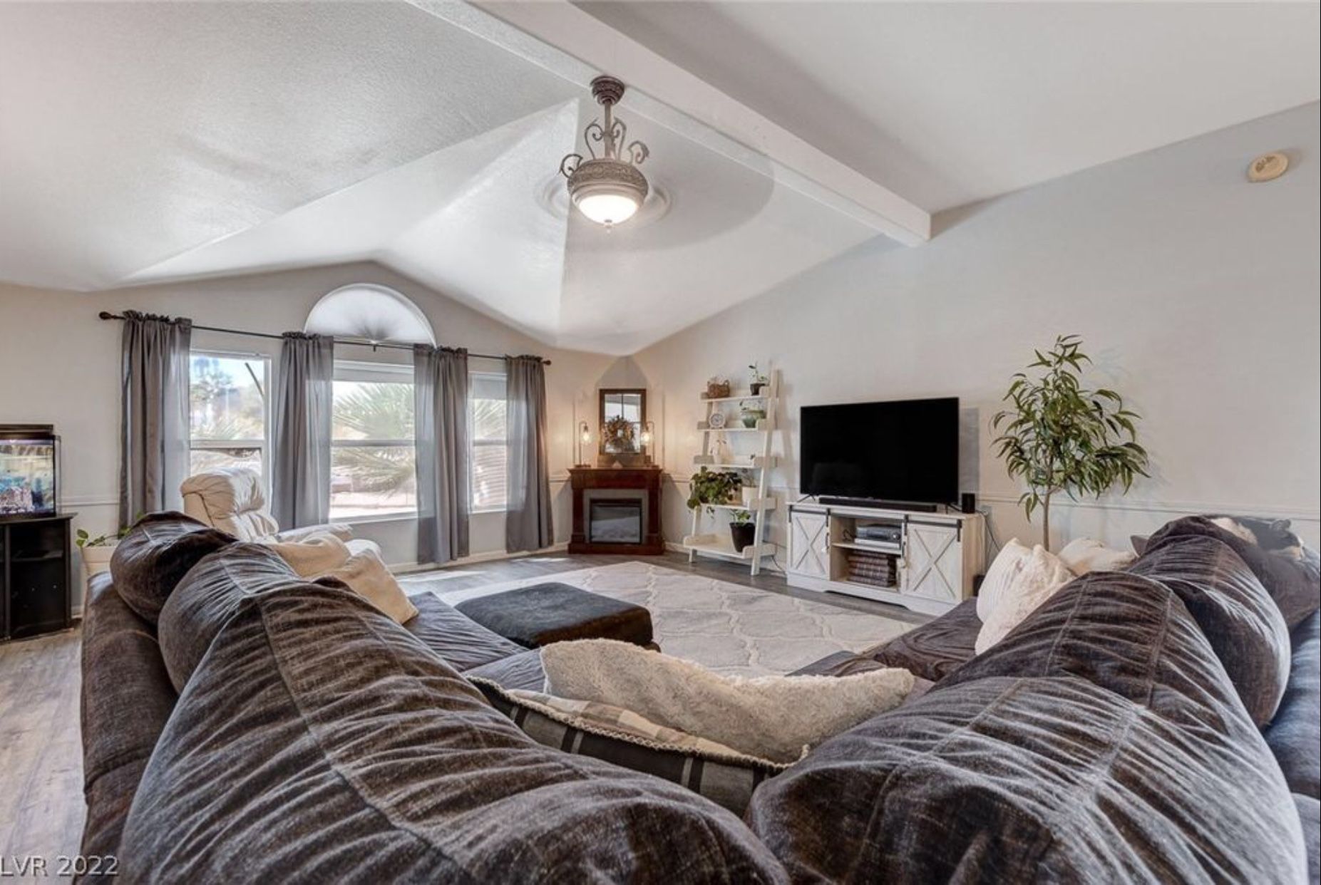 5 Bedroom 3 Bath Home 1.63 Acres 3342 Sqft for Sale in Moapa Valley, NV