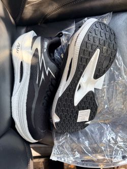 Running shoes size 41 8.5/9 NEW