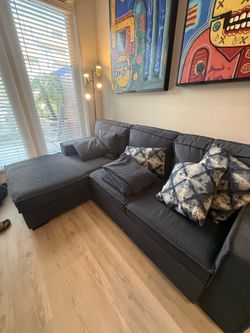 Bob's Furniture Modular Sectional Sofa w/ right side Chaise - 450 OBO