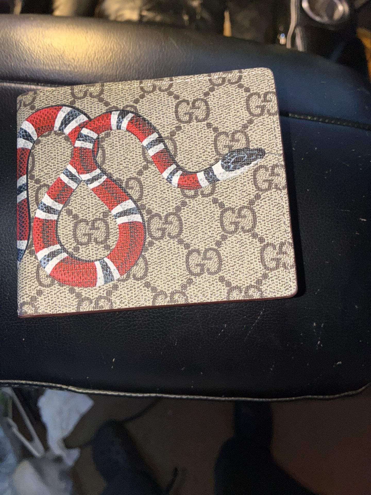 Supreme GG Wallet