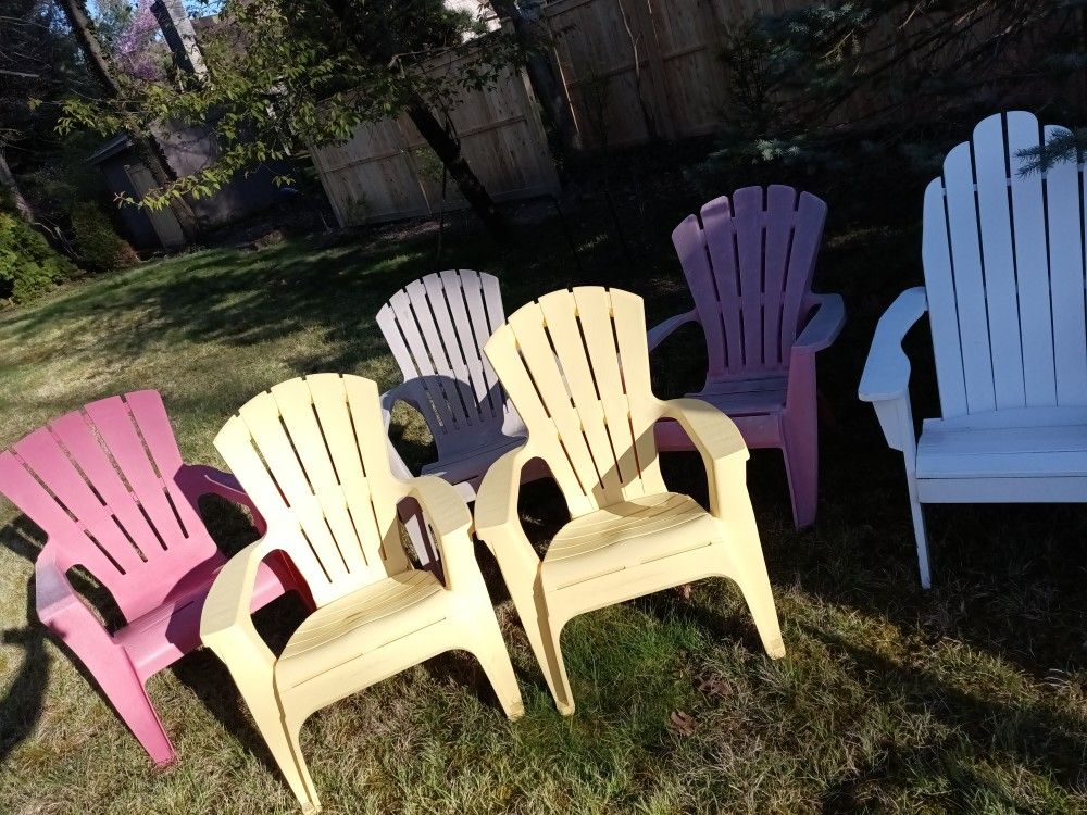 Foldup Chairs & Stackables $5-$7