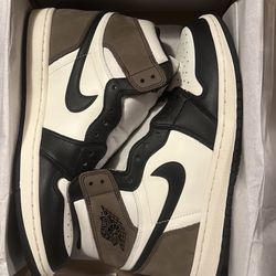 Jordan 1 Mocha Size 9.5 