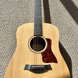 Taylor BigBaby BBTe w/ Tonewood Amp
