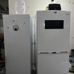 Samsung Refrigerator – Model RB195BSSW