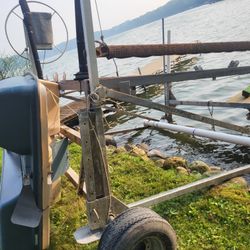 HEWITT ALUMINIUM CANTILEVER BOAT LIFT