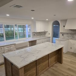 Countertop Installation & Slab Fabrication 