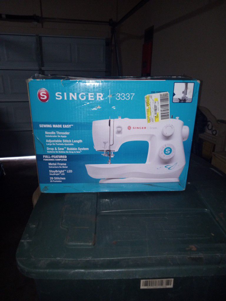 Singer Sewing Machine 3337 Model