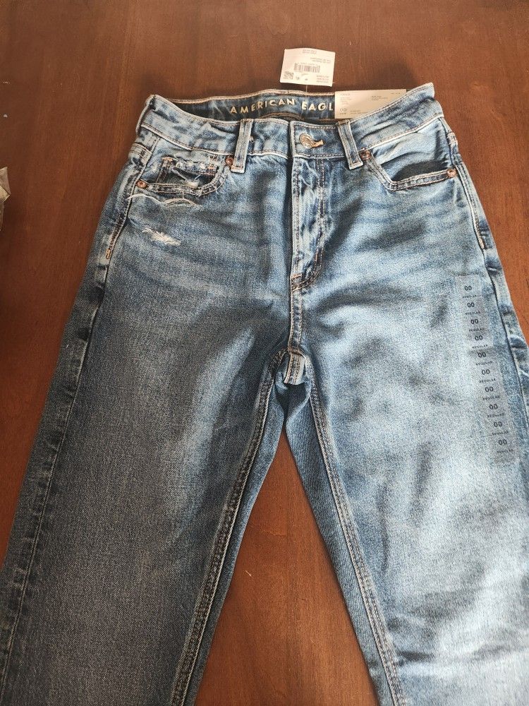 American Eagle- Mom Jeans (Size 00/24W)