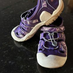 Keen Water Shoes /sandals Big Girls Size 2