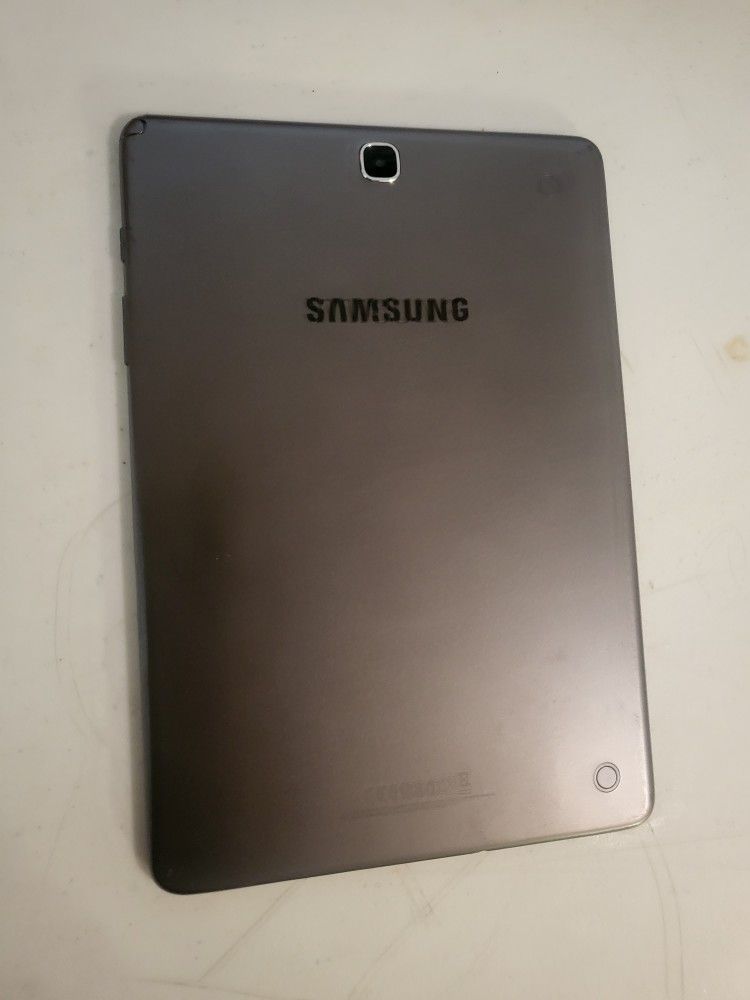 Samsung galaxy tab A 16 GB WI-FI 9.7 INCH. WORK VERY WELL.PERFECT CONDITION. 