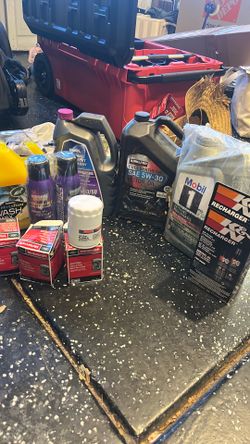 Motor oil + accessories