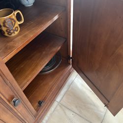 2 Closets / Draws / Shelves