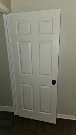White 32x80 Hollow Core Doors With Door Knobs