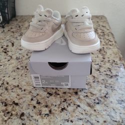 NIKE FORCE1 LOW EASYON LV8 3 (TD) COLOR WHITE/WHITE -TEAM RED SIZE 2c 