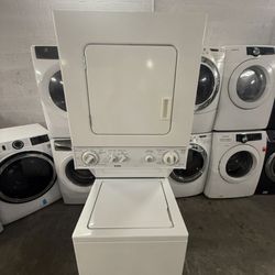 Kenmore Stackable “24 ( Lavadora Y Secadora )