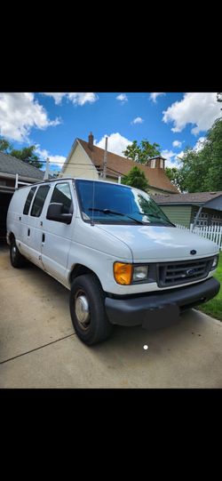 2004 Ford E-250