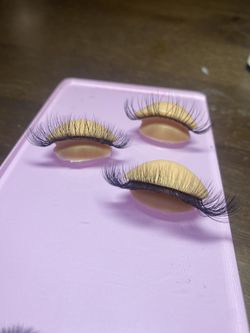 Eyelash Extensions / Lashes