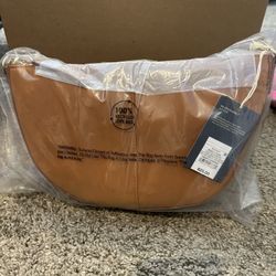 BRAND NEW!!! Light Brown Purse With Gold Link Strap