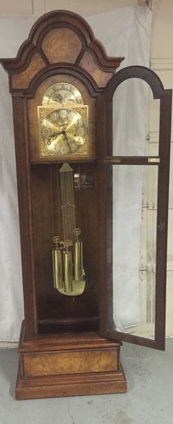 1982 Howard Miller grandfather clock