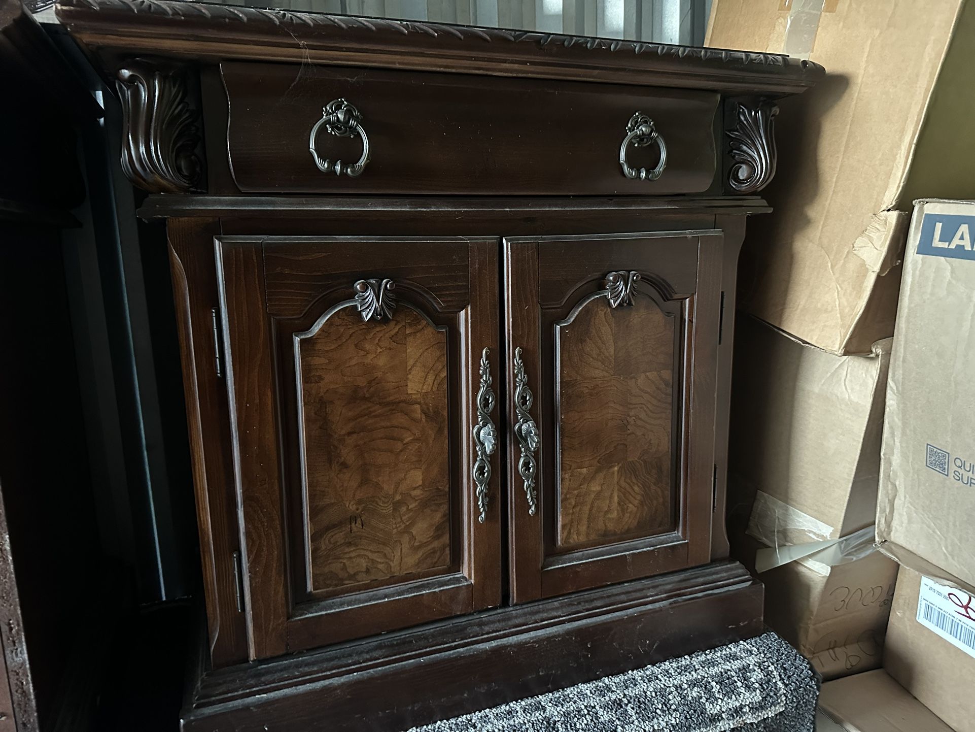 Dressers And Mirror Furniture | Garage Sale Sacramento CA